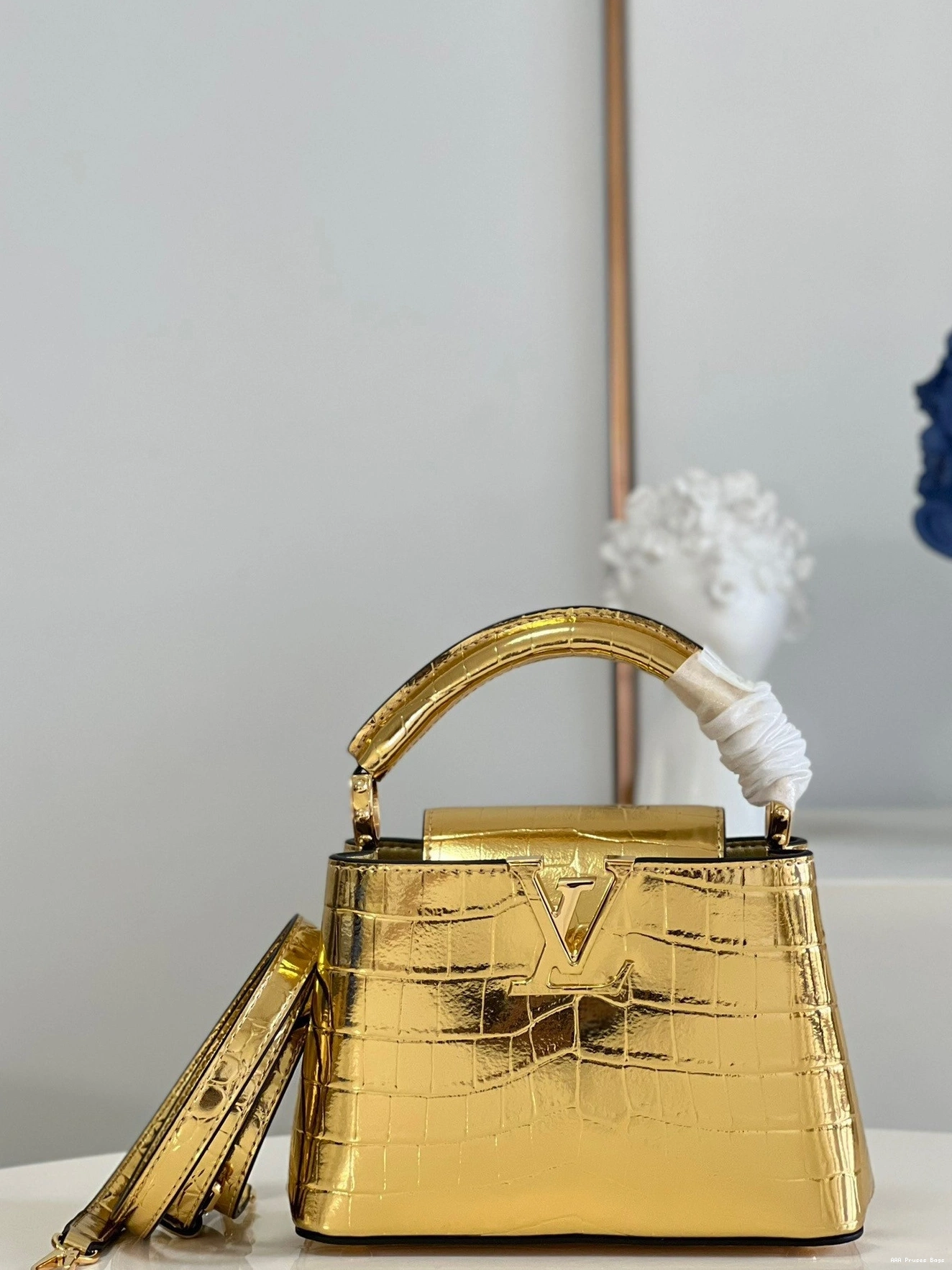 AAA Replica Ru LOUIS CAPUCINES MINI VUITTON 0707